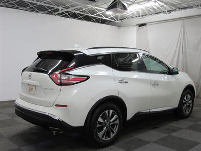 2017 Nissan Murano SV AWD   - Photo 5 - Oshkosh, WI 54901