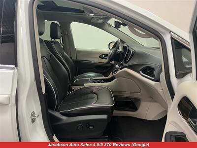 2023 Chrysler Pacifica Limited   - Photo 53 - Oshkosh, WI 54901