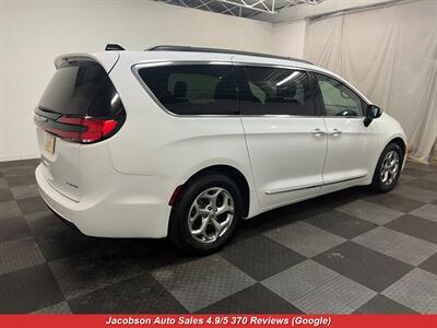 2023 Chrysler Pacifica Limited   - Photo 43 - Oshkosh, WI 54901