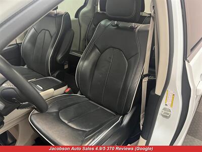 2023 Chrysler Pacifica Limited   - Photo 29 - Oshkosh, WI 54901