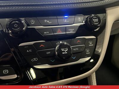2023 Chrysler Pacifica Limited   - Photo 13 - Oshkosh, WI 54901