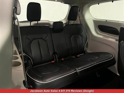 2023 Chrysler Pacifica Limited   - Photo 48 - Oshkosh, WI 54901