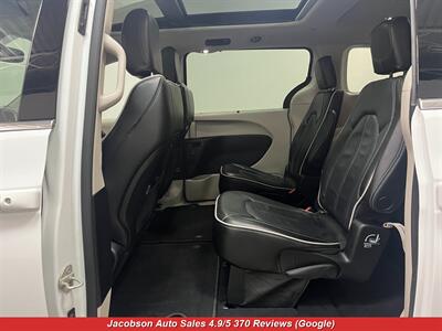 2023 Chrysler Pacifica Limited   - Photo 31 - Oshkosh, WI 54901
