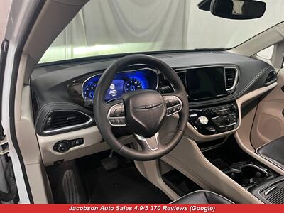 2023 Chrysler Pacifica Limited   - Photo 26 - Oshkosh, WI 54901