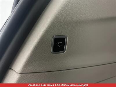 2023 Chrysler Pacifica Limited   - Photo 40 - Oshkosh, WI 54901