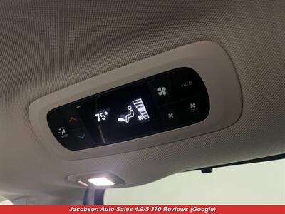 2023 Chrysler Pacifica Limited   - Photo 58 - Oshkosh, WI 54901