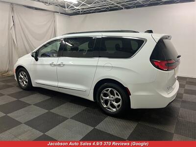 2023 Chrysler Pacifica Limited   - Photo 36 - Oshkosh, WI 54901