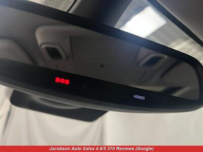 2023 Chrysler Pacifica Limited   - Photo 14 - Oshkosh, WI 54901