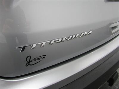 2022 Ford Edge Titanium AWD   - Photo 9 - Oshkosh, WI 54901