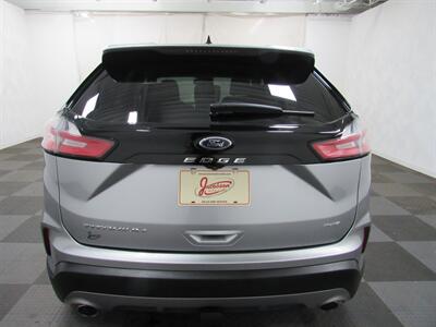 2022 Ford Edge Titanium AWD   - Photo 8 - Oshkosh, WI 54901