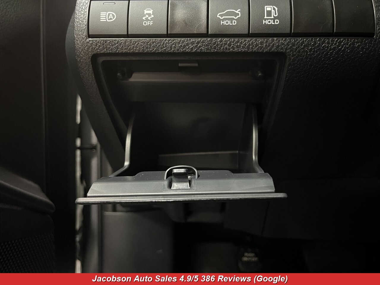 2023 Toyota Camry LE - Photo 5 - Oshkosh, WI 54901