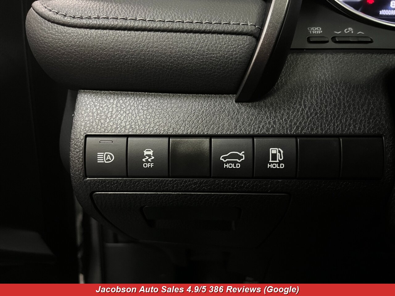 2023 Toyota Camry LE - Photo 4 - Oshkosh, WI 54901