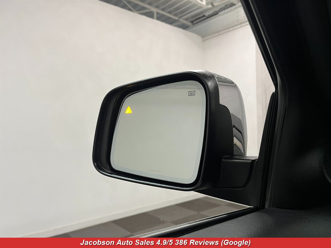 2019 Jeep Grand Cherokee Limited 4x4 - Photo 23 - Oshkosh, WI 54901