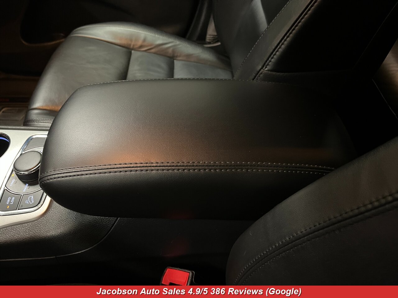 2019 Jeep Grand Cherokee Limited 4x4 - Photo 24 - Oshkosh, WI 54901