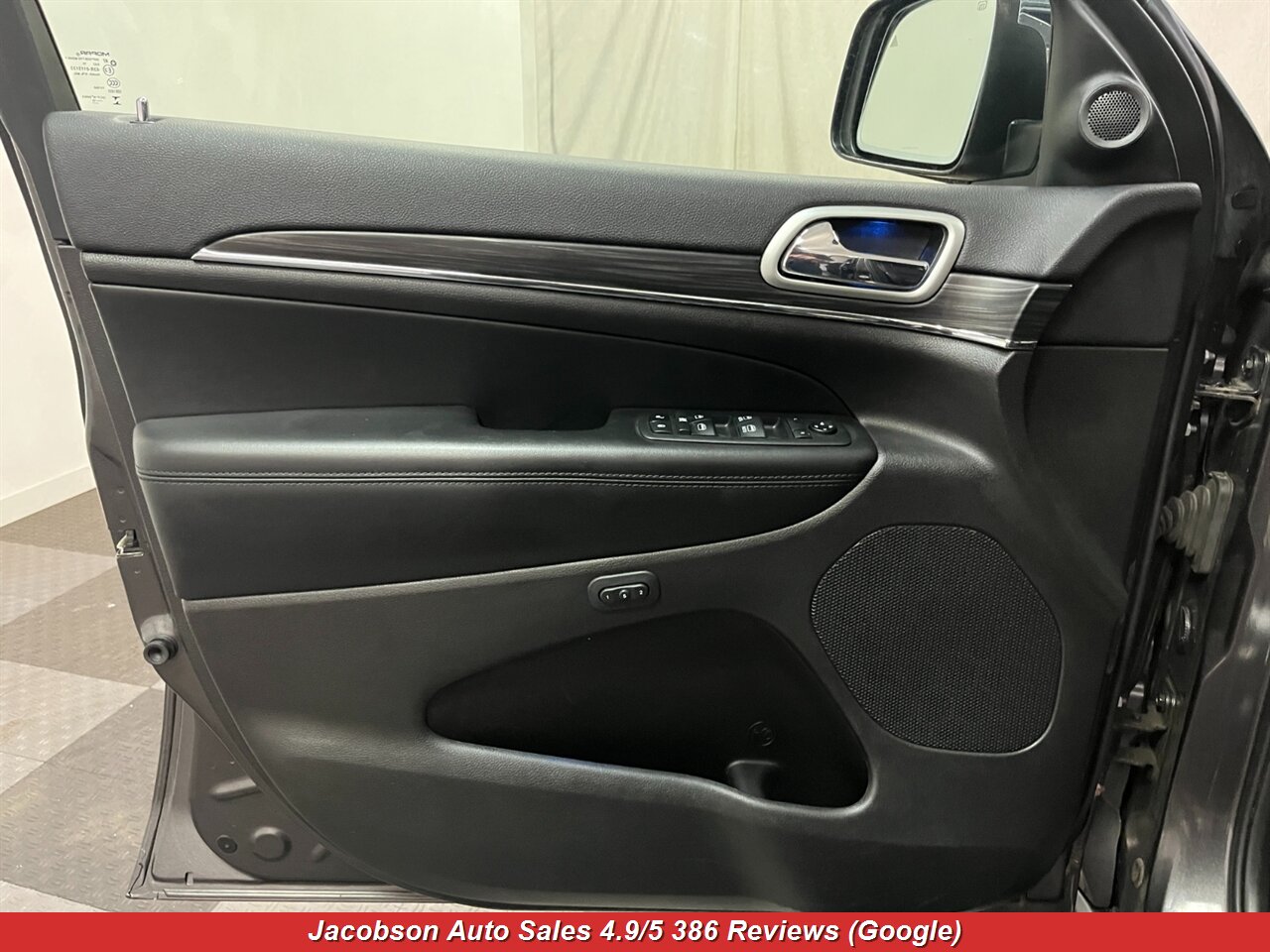 2019 Jeep Grand Cherokee Limited 4x4 - Photo 29 - Oshkosh, WI 54901