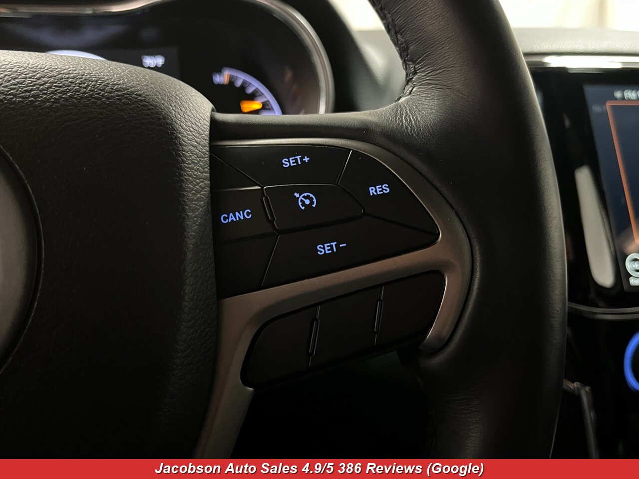 2019 Jeep Grand Cherokee Limited 4x4 - Photo 8 - Oshkosh, WI 54901