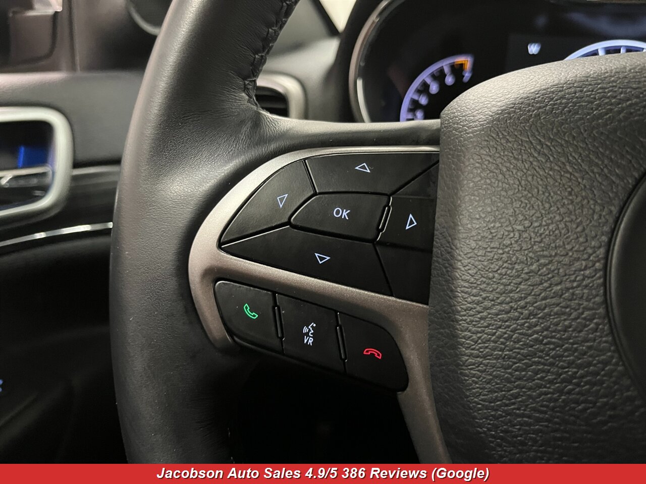 2019 Jeep Grand Cherokee Limited 4x4 - Photo 7 - Oshkosh, WI 54901