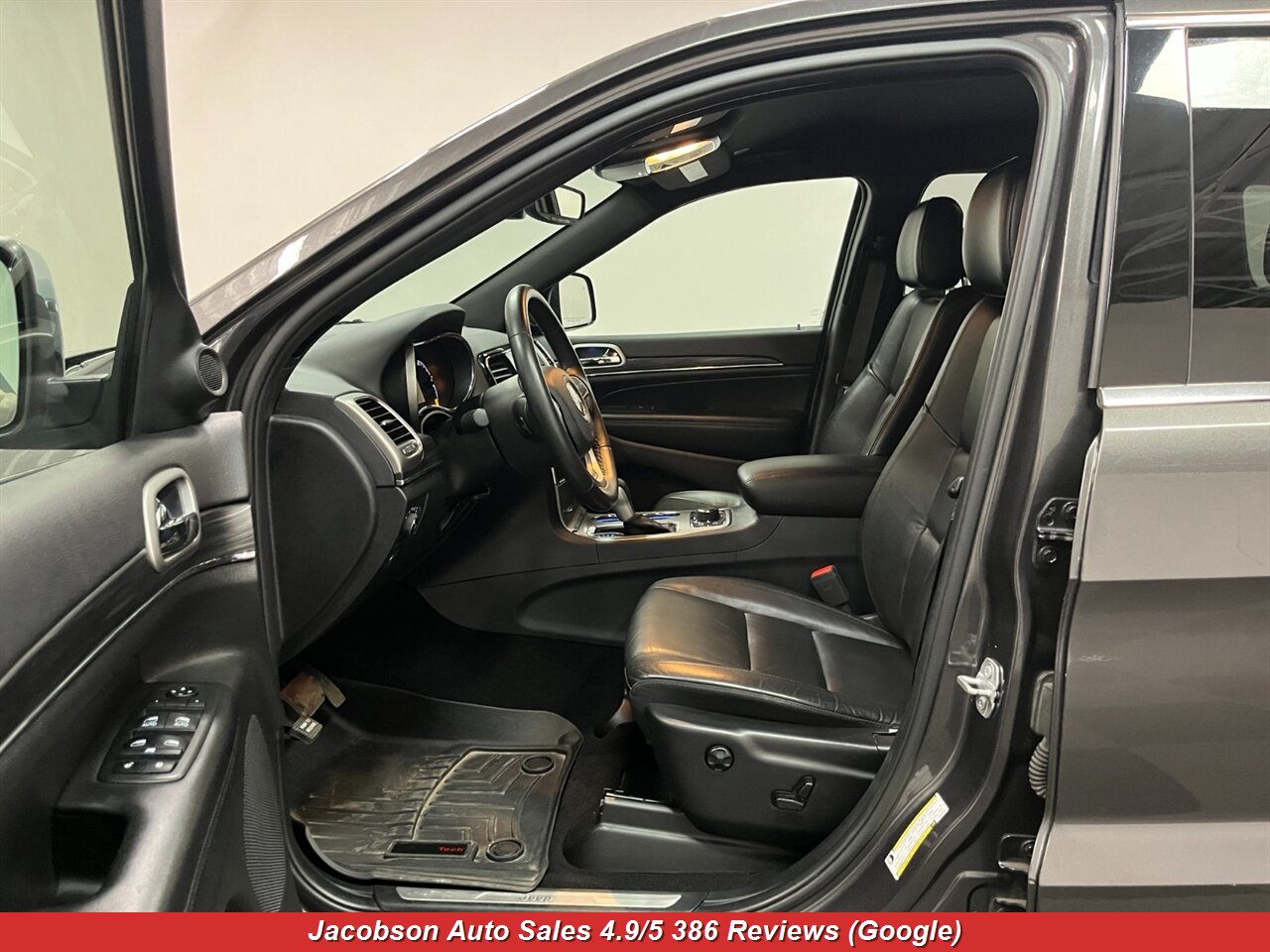 2019 Jeep Grand Cherokee Limited 4x4 - Photo 32 - Oshkosh, WI 54901