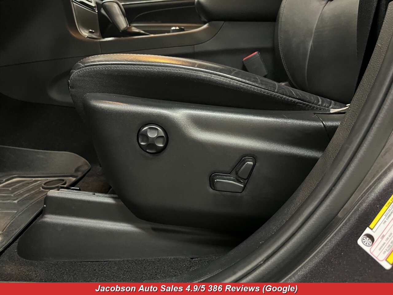 2019 Jeep Grand Cherokee Limited 4x4 - Photo 31 - Oshkosh, WI 54901