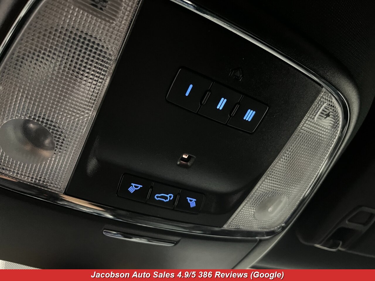 2019 Jeep Grand Cherokee Limited 4x4 - Photo 21 - Oshkosh, WI 54901