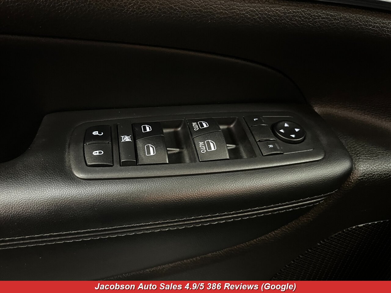 2019 Jeep Grand Cherokee Limited 4x4 - Photo 3 - Oshkosh, WI 54901