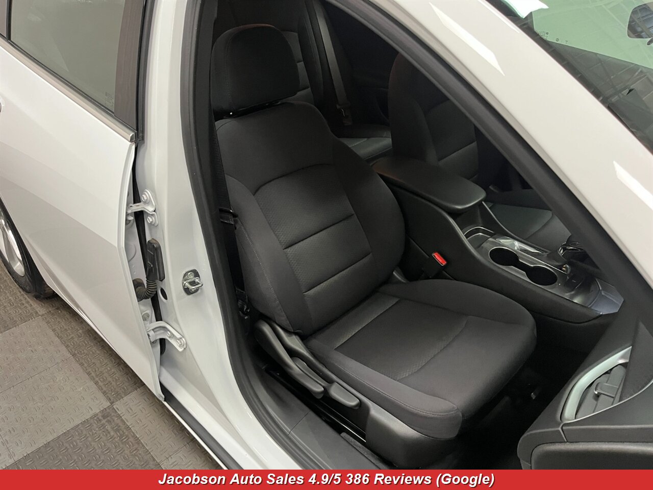 2022 Chevrolet Malibu LS Fleet - Photo 38 - Oshkosh, WI 54901