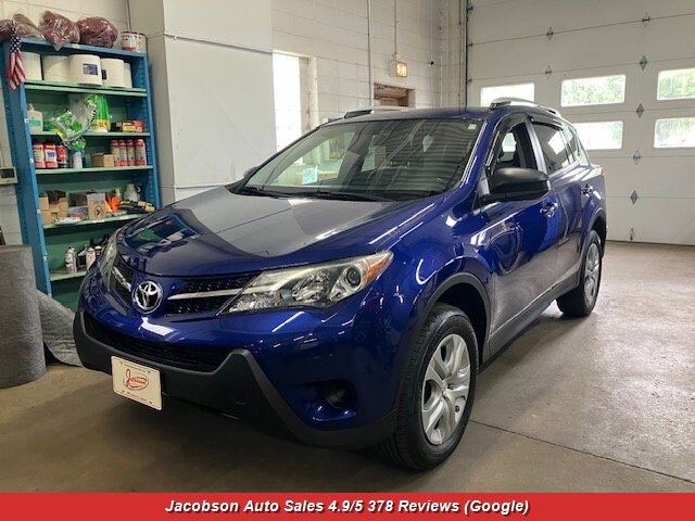2015 Toyota RAV4 LE - Photo 1 - Oshkosh, WI 54901
