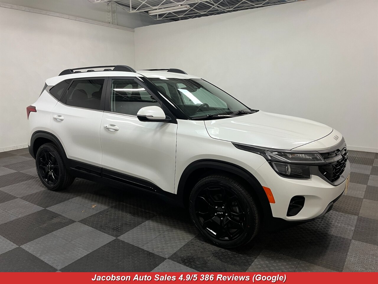 2024 Kia Seltos X-Line AWD - Photo 3 - Oshkosh, WI 54901