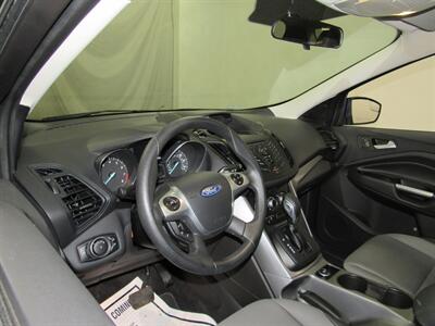 2016 Ford Escape SE AWD   - Photo 5 - Oshkosh, WI 54901