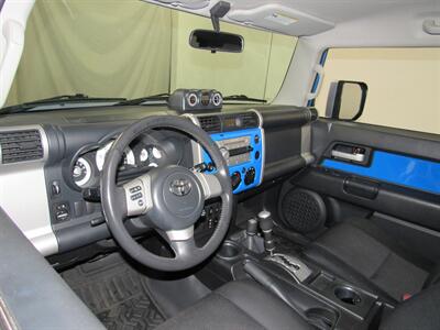 2007 Toyota FJ Cruiser 4dr SUV 4x4   - Photo 12 - Oshkosh, WI 54901