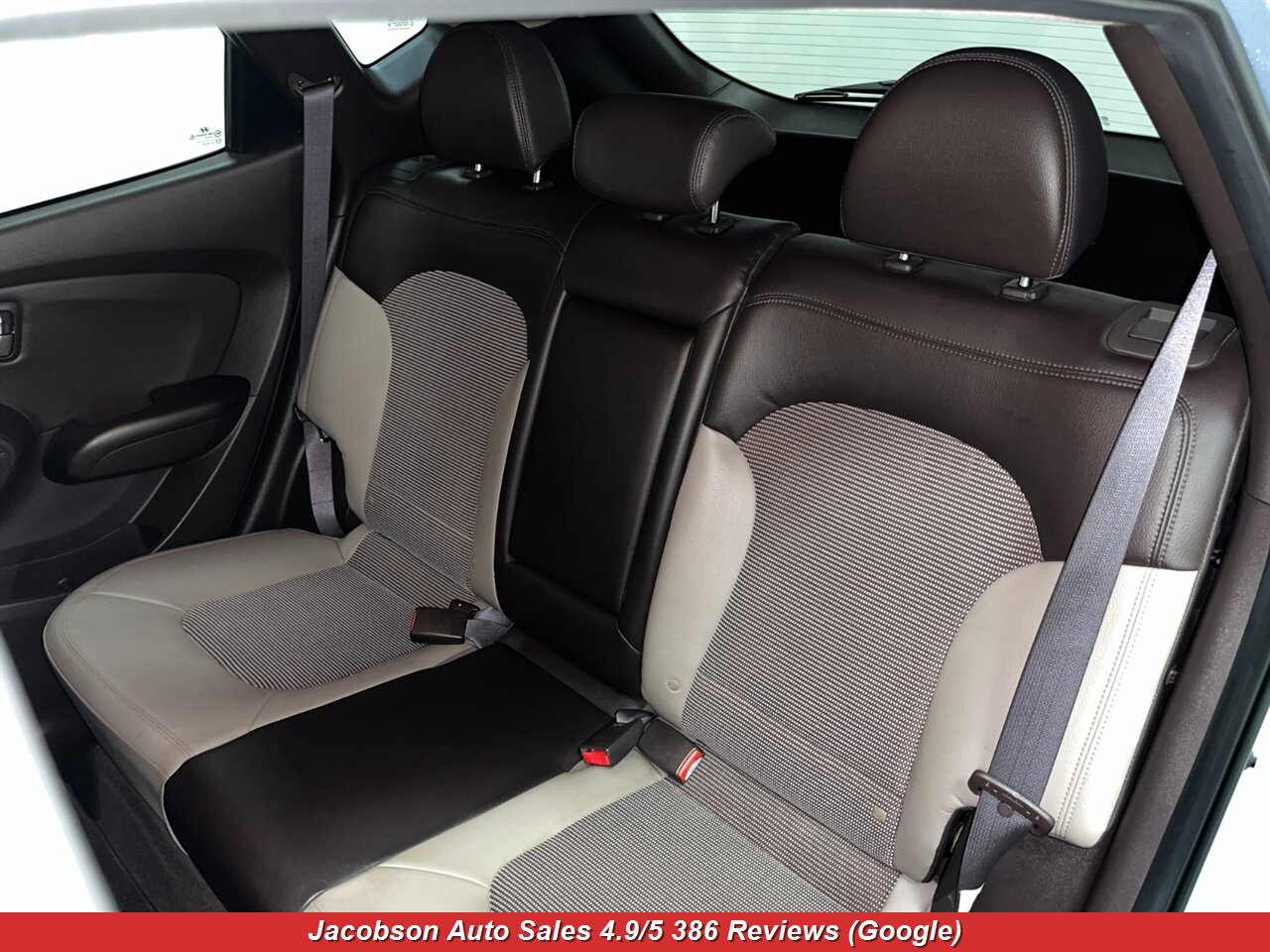 2011 Hyundai TUCSON GLS AWD - Photo 28 - Oshkosh, WI 54901