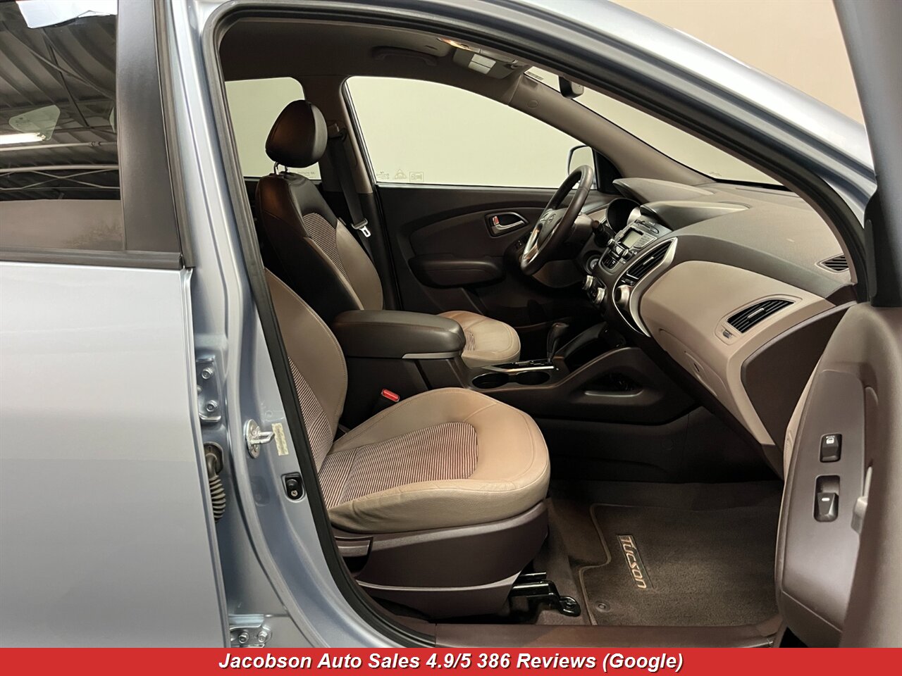 2011 Hyundai TUCSON GLS AWD - Photo 40 - Oshkosh, WI 54901