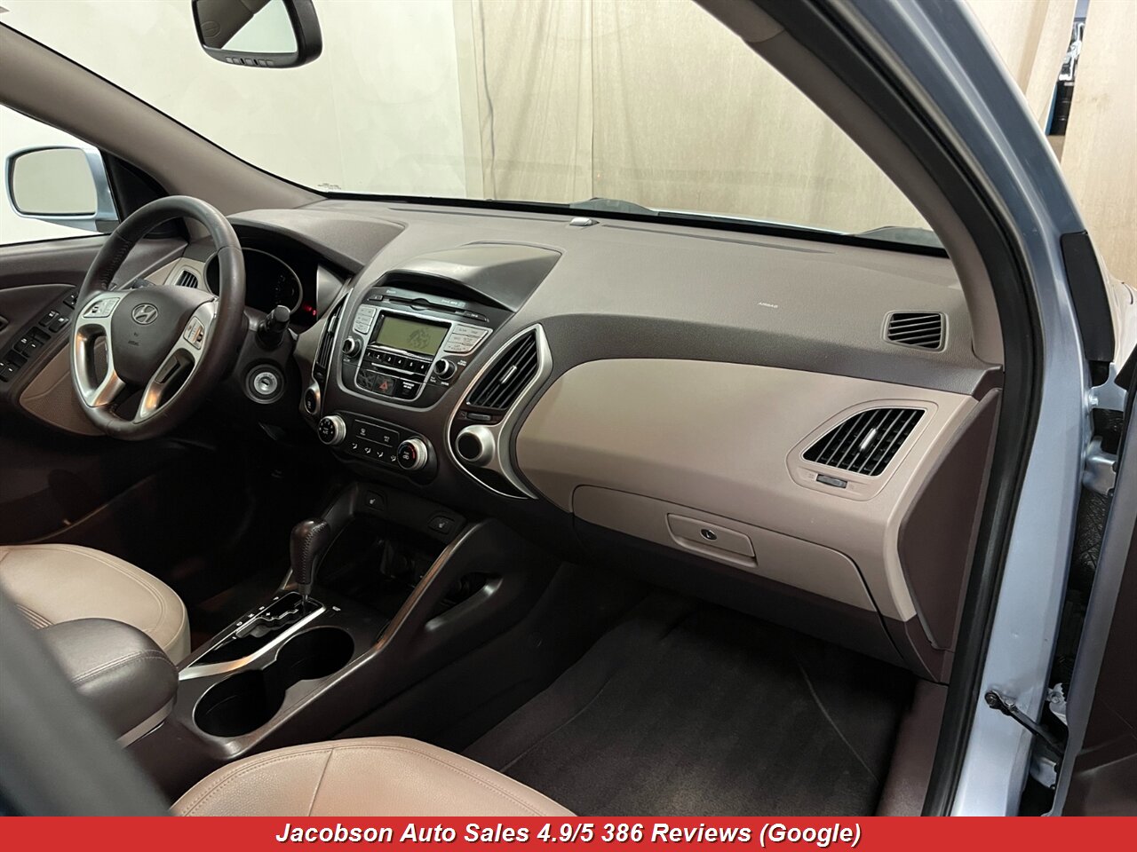 2011 Hyundai TUCSON GLS AWD - Photo 38 - Oshkosh, WI 54901