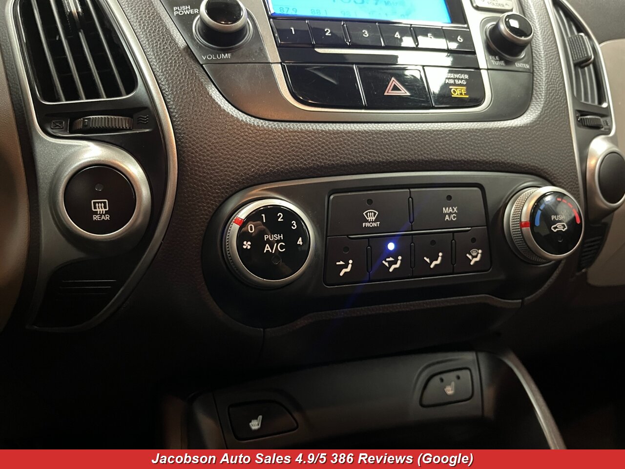 2011 Hyundai TUCSON GLS AWD - Photo 12 - Oshkosh, WI 54901
