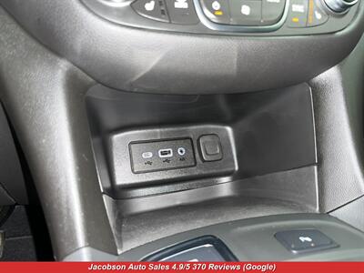 2023 Chevrolet Equinox LT 4x4   - Photo 23 - Oshkosh, WI 54901