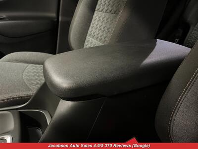 2023 Chevrolet Equinox LT 4x4   - Photo 24 - Oshkosh, WI 54901
