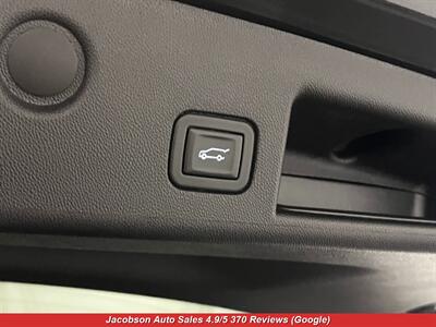 2023 Chevrolet Equinox LT 4x4   - Photo 43 - Oshkosh, WI 54901