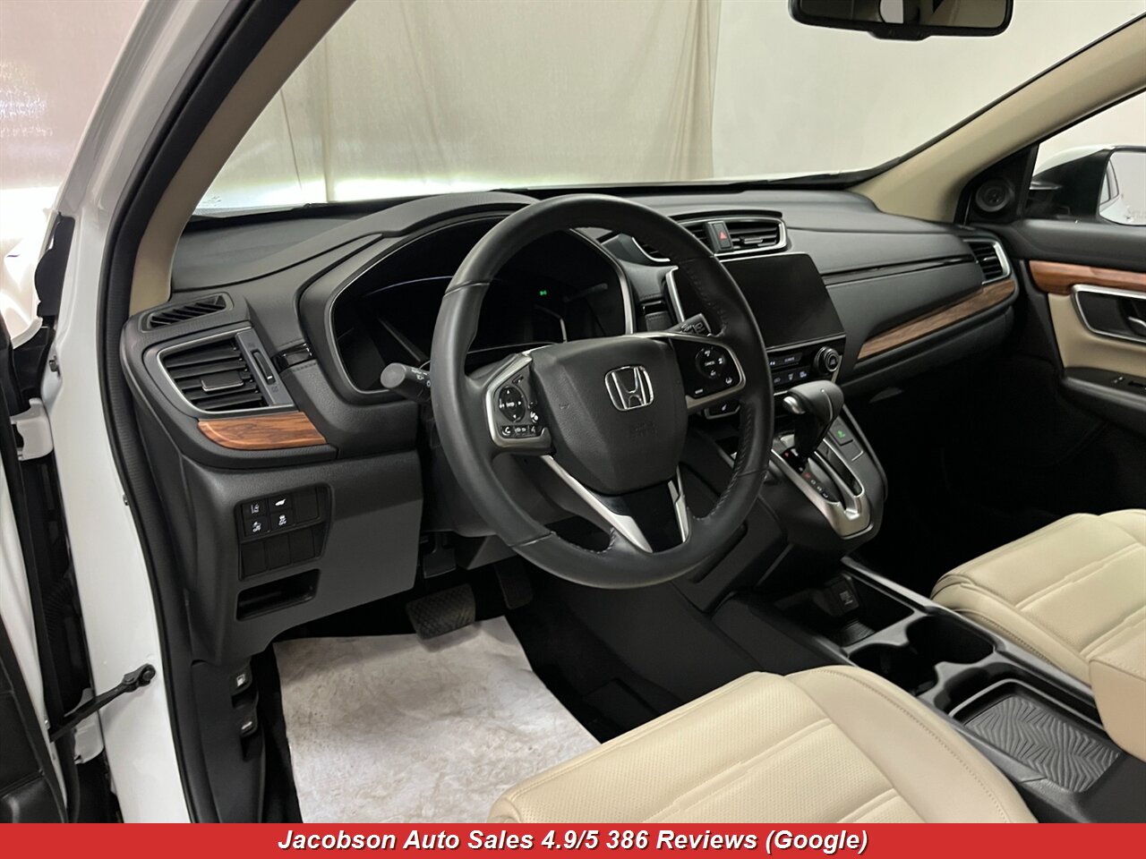 2019 Honda CR-V Touring AWD - Photo 5 - Oshkosh, WI 54901
