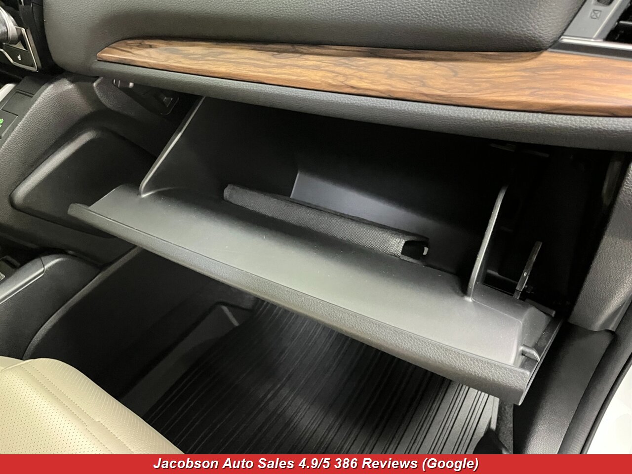2019 Honda CR-V Touring AWD - Photo 50 - Oshkosh, WI 54901