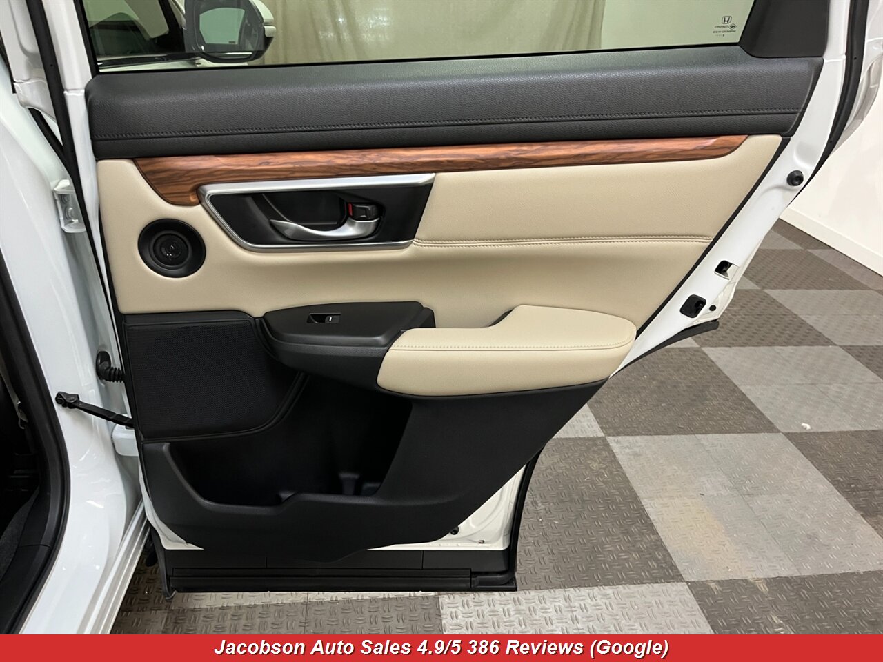 2019 Honda CR-V Touring AWD - Photo 41 - Oshkosh, WI 54901