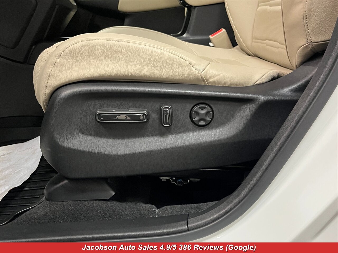 2019 Honda CR-V Touring AWD - Photo 35 - Oshkosh, WI 54901
