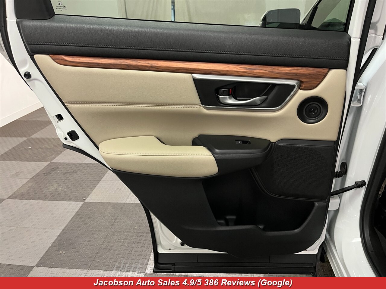 2019 Honda CR-V Touring AWD - Photo 36 - Oshkosh, WI 54901