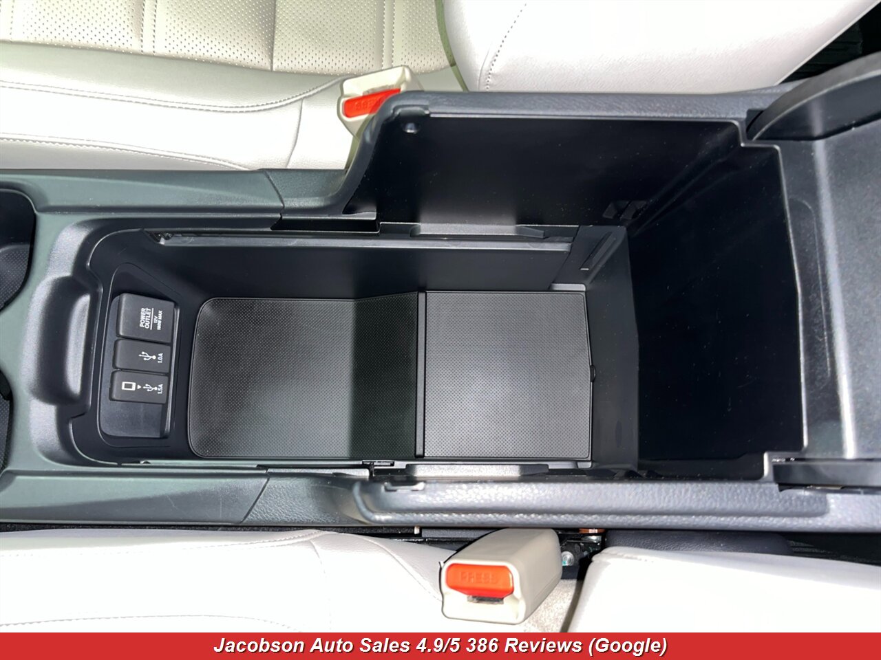 2019 Honda CR-V Touring AWD - Photo 26 - Oshkosh, WI 54901