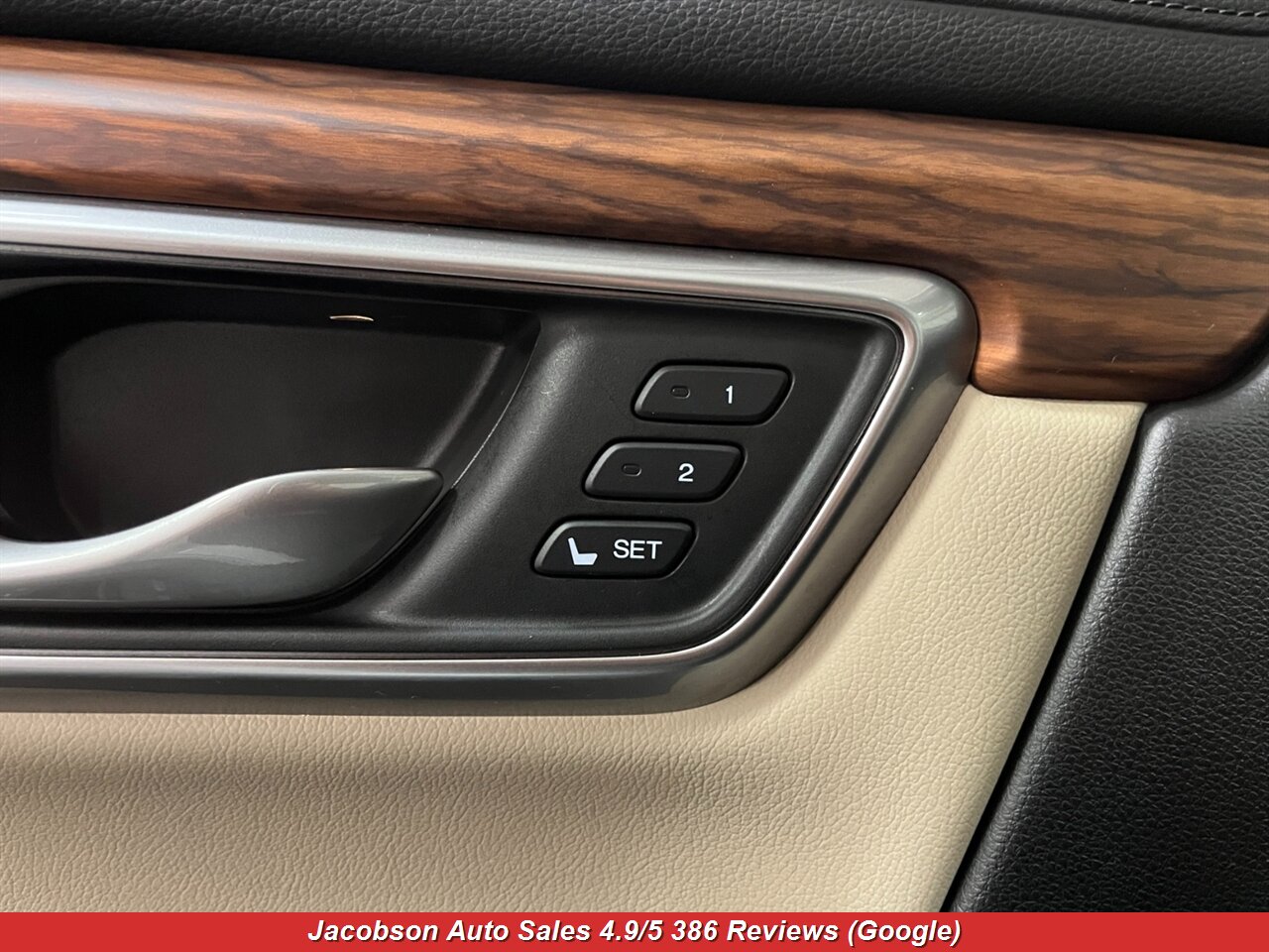 2019 Honda CR-V Touring AWD - Photo 31 - Oshkosh, WI 54901