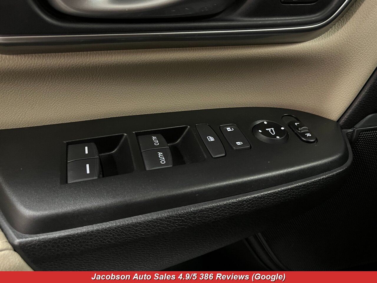 2019 Honda CR-V Touring AWD - Photo 32 - Oshkosh, WI 54901