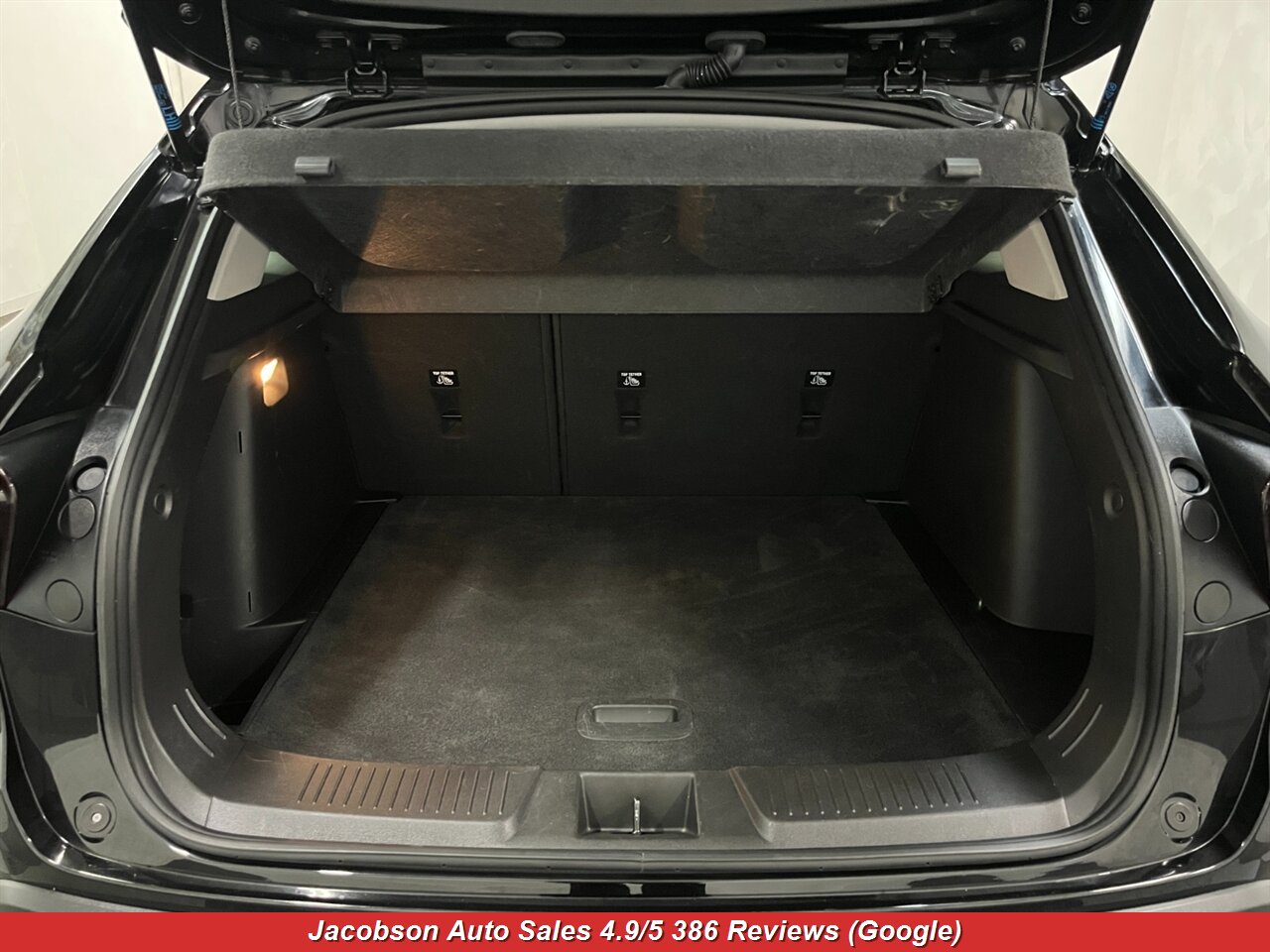 2025 Chevrolet Trax LT - Photo 36 - Oshkosh, WI 54901
