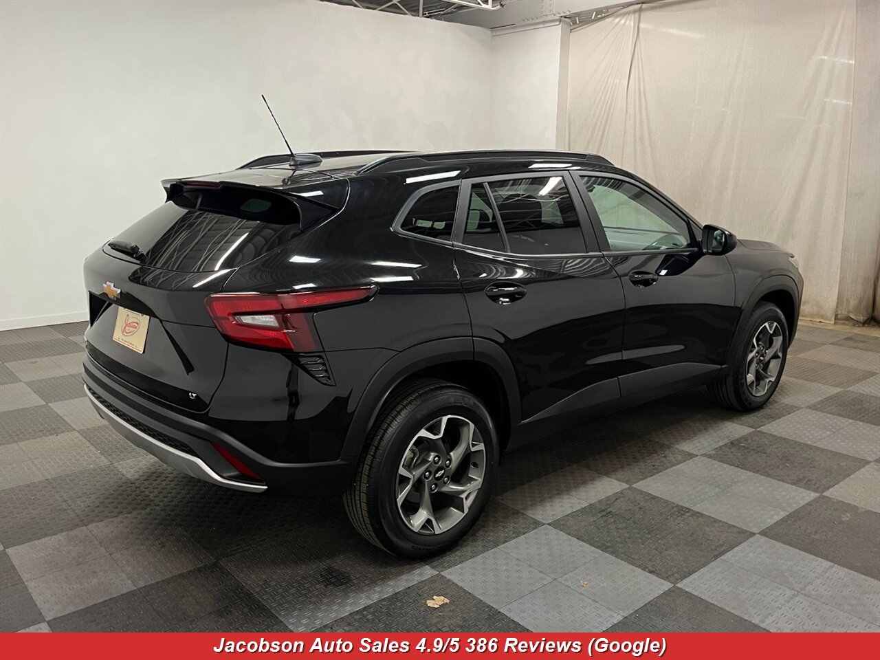 2025 Chevrolet Trax LT - Photo 37 - Oshkosh, WI 54901