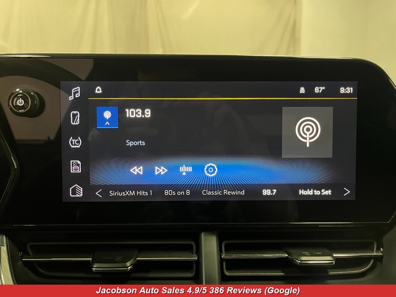 2025 Chevrolet Trax LT - Photo 10 - Oshkosh, WI 54901