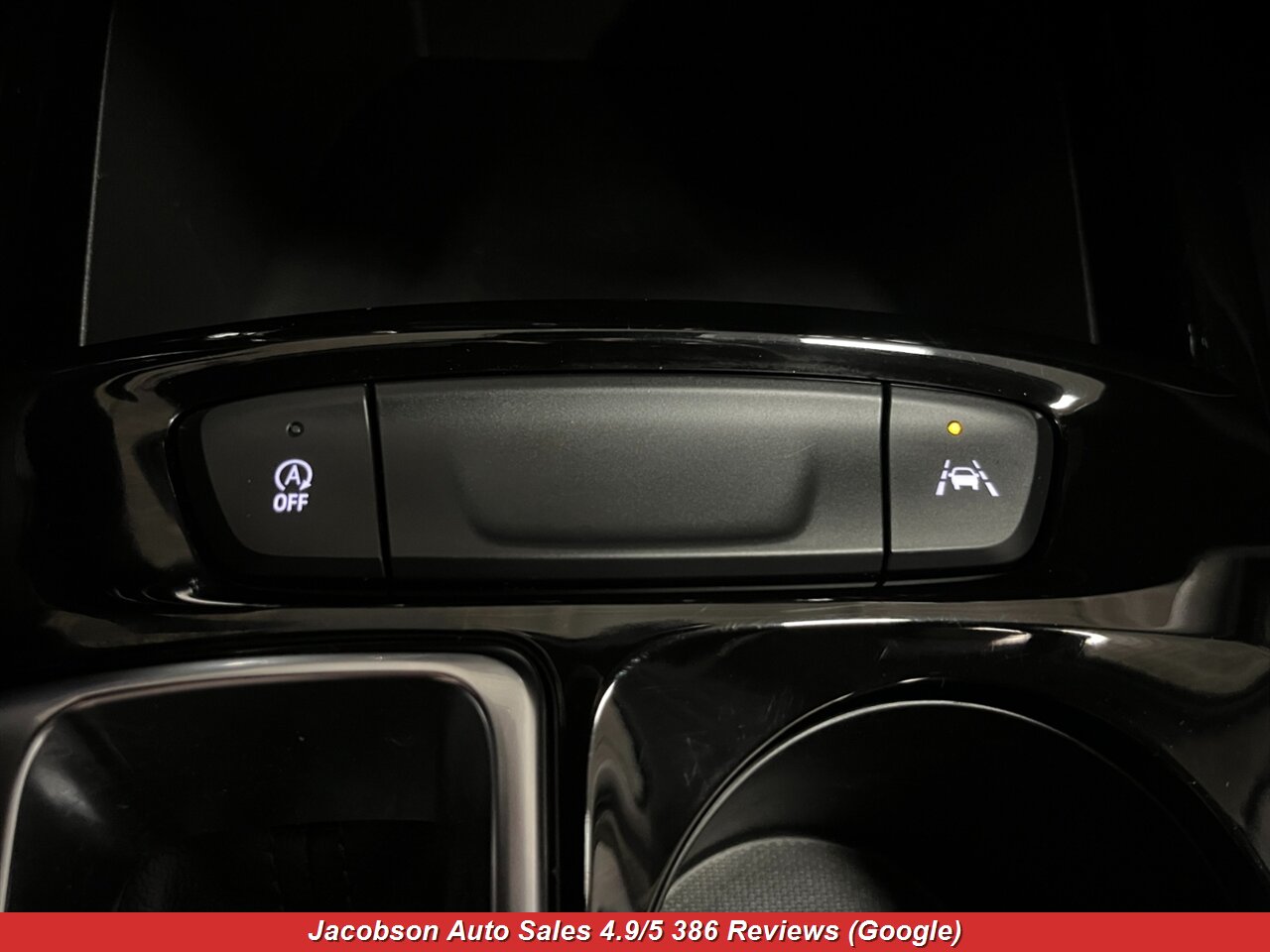 2025 Chevrolet Trax LT - Photo 16 - Oshkosh, WI 54901