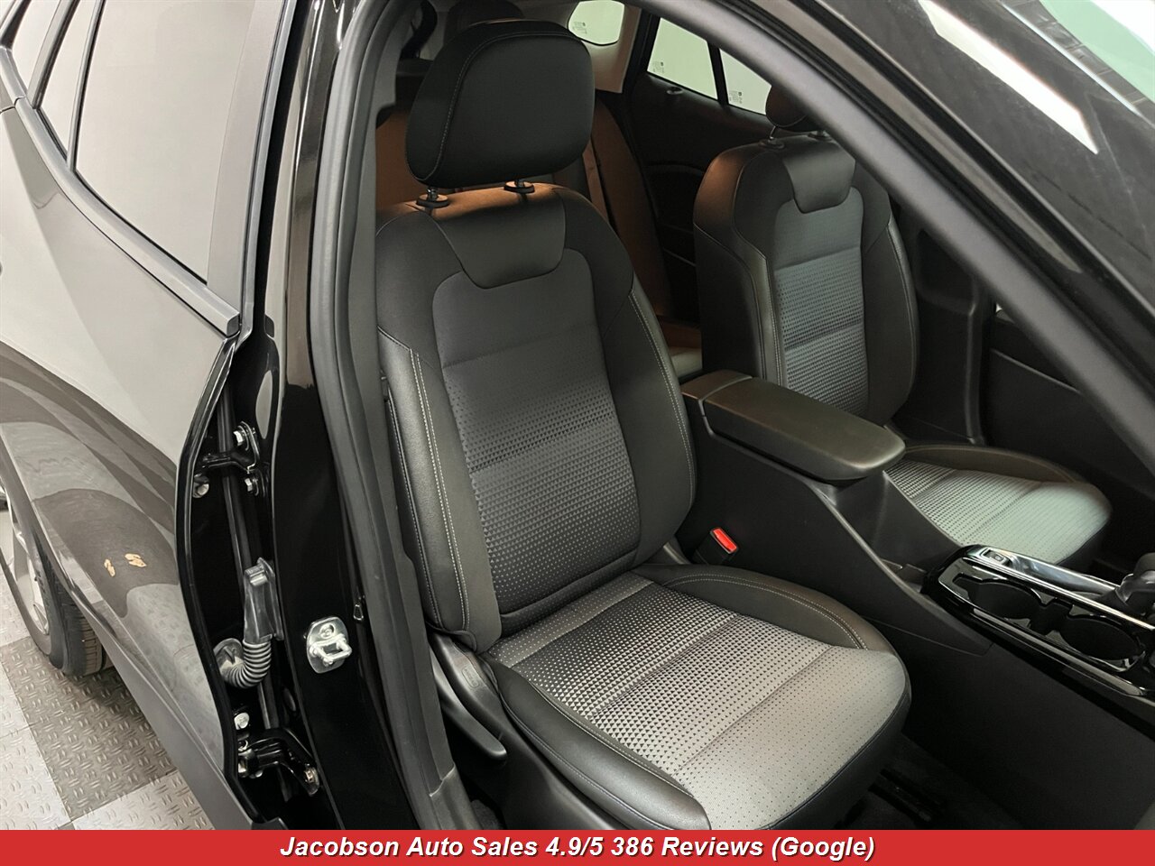 2025 Chevrolet Trax LT - Photo 47 - Oshkosh, WI 54901